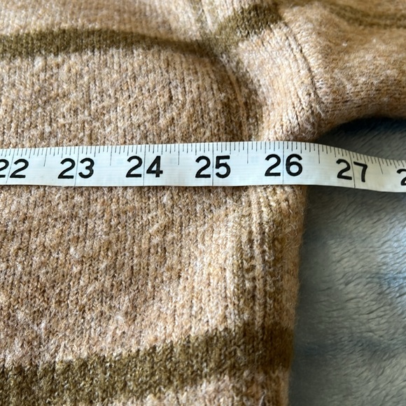 Cardigan - Picture 7 of 8